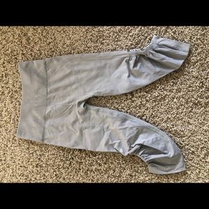 NWOT LuluLemon Taryn Toomey In The Flow Crop SZ 4